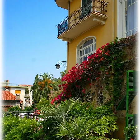Aurora Otel